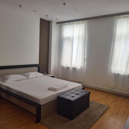 Aparthotel Yanis Bukurešť Exteriér fotografie